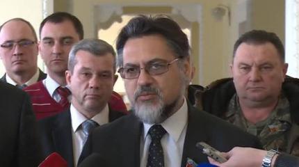 ЛНР и ДНР настаивают на немедленном обсуждении поправок в украинскую Конституцию ЛНР и ДНР настаивают на немедленном обсуждении поправок в украинскую Конституцию