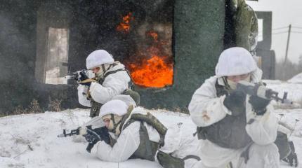 Американский эксперт рассуждает о цели «международных военных авантюр России» Американский эксперт рассуждает о цели «международных военных авантюр России»
