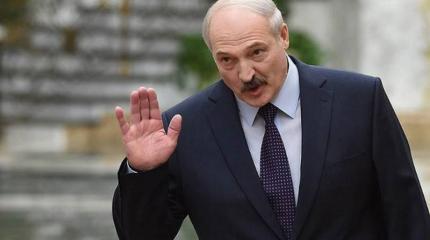 Пляски на украинских граблях: Лукашенко заигрывает с националистами Пляски на украинских граблях: Лукашенко заигрывает с националистами