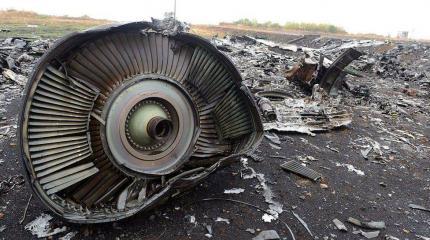 Фарс в деле MH17: Запад прописал сценарий шоу на десятилетия Фарс в деле MH17: Запад прописал сценарий шоу на десятилетия