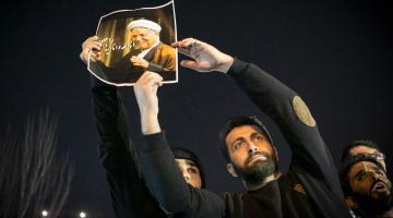 Иран хоронит "серого кардинала"