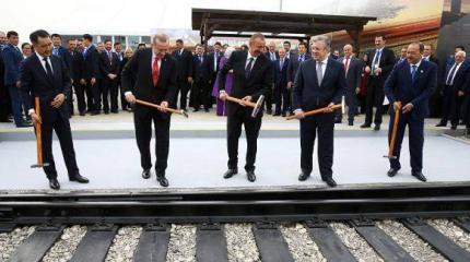 Проект железной дороги Баку-Тбилиси-Карс нацелен против России и Ирана