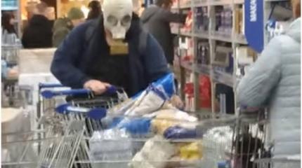 Паника в мире: идиотизм эффективнее коронавируса в тысячи раз Паника в мире: идиотизм эффективнее коронавируса в тысячи раз