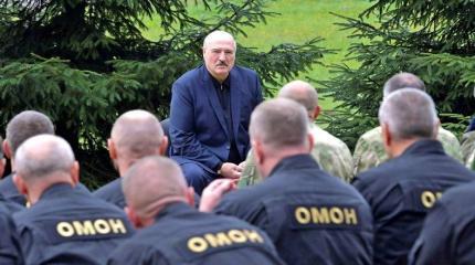 Белорусским силовикам пообещали 11 миллионов евро за арест Лукашенко Белорусским силовикам пообещали 11 миллионов евро за арест Лукашенко