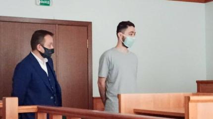 Стендапера Мирзализаде депортируют за шутку про русских Стендапера Мирзализаде депортируют за шутку про русских