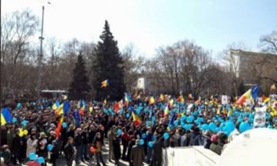 Молдавия: Весеннее обострение местных бабуинов Молдавия: Весеннее обострение местных бабуинов