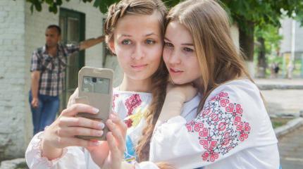 Це Европа! Украинским школьницам выдали пособия для занятия проституцией Це Европа! Украинским школьницам выдали пособия для занятия проституцией