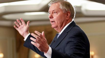Сенатор Грэм: США не будут единой страной, пока не накажут Россию Сенатор Грэм: США не будут единой страной, пока не накажут Россию