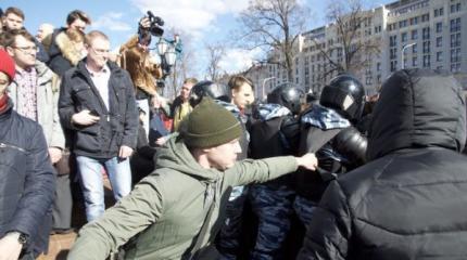 Заигрывания с Западом как болезнь: запустишь — потом не вылечишь Заигрывания с Западом как болезнь: запустишь — потом не вылечишь