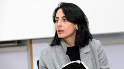 Националисты обвинили главу Нацполиции Украины в пренебрежении Конституцией Националисты обвинили главу Нацполиции Украины в пренебрежении Конституцией