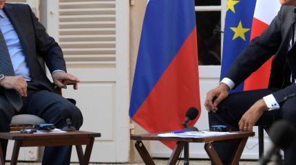 Французские СМИ: «язык тела» выдал Макрона, Путин все просчитал Французские СМИ: «язык тела» выдал Макрона, Путин все просчитал