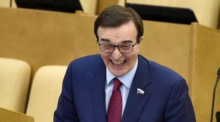 Своим - все, чужим - закон. Грудинина сняли, Максимова зарегистрировали Своим - все, чужим - закон. Грудинина сняли, Максимова зарегистрировали