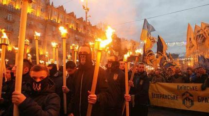 Нацисты в Киеве домаршировались Нацисты в Киеве домаршировались