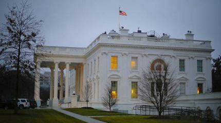 Бремя Белого дома: США не могут не грозить России – судьба у них такая Бремя Белого дома: США не могут не грозить России – судьба у них такая