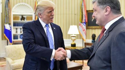 «Послушный мальчик»: УкроСМИ отметили странное поведение Трампа с Порошенко «Послушный мальчик»: УкроСМИ отметили странное поведение Трампа с Порошенко