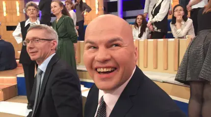Туда и дорога: на Украине предложили отправить Ковтуна и Карасева в «Дом-3» Туда и дорога: на Украине предложили отправить Ковтуна и Карасева в «Дом-3»