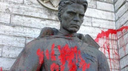 «Чёрная дыра» Эстония: десять лет после «Бронзового солдата» «Чёрная дыра» Эстония: десять лет после «Бронзового солдата»