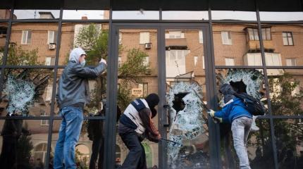 В Украину возвращаются лихие 90-е