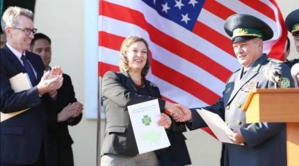 Киеву дорого обойдется попытка избавиться от влияния США на Украину Киеву дорого обойдется попытка избавиться от влияния США на Украину
