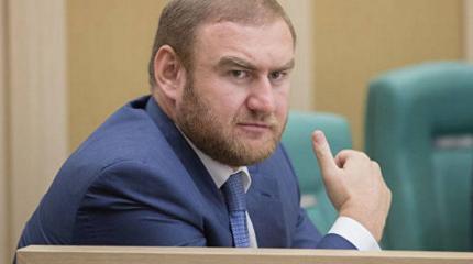 «Кичился деньгами папы»: подробности о сенаторе Арашукове «Кичился деньгами папы»: подробности о сенаторе Арашукове