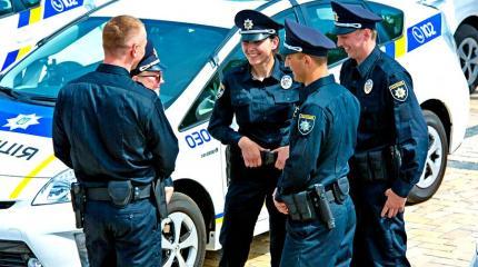 Беспомощную полицию Украины вооружит Америка Беспомощную полицию Украины вооружит Америка