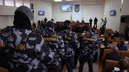 Итоги недели. Холуёвщина на поводке