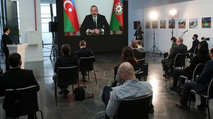 Статус Карабаха не обсуждается, мир с Ереваном возможен. Что сказал Алиев