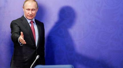 Путину надоело быть во власти, но уйти ему не даст окружение Путину надоело быть во власти, но уйти ему не даст окружение