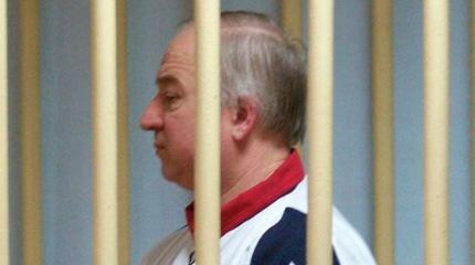 Зачем Лондон пытается обвинить Россию в отравлении Скрипаля? Зачем Лондон пытается обвинить Россию в отравлении Скрипаля?