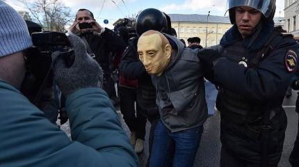 Раскрыто имя «известного писателя», попросившего убежище на Украине Раскрыто имя «известного писателя», попросившего убежище на Украине