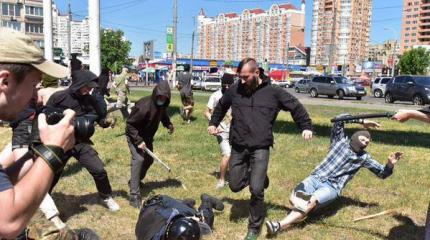 Украинский патриот выбирает между гомосексуалистами и ультраправыми