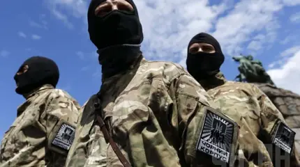 Боевики «Азова» травили людей газом в центре Киева Боевики «Азова» травили людей газом в центре Киева