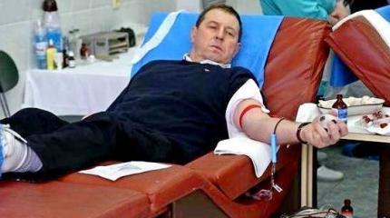Дикая смесь: Российские оппозиционеры в Киеве сдали кровь для украинских военных Дикая смесь: Российские оппозиционеры в Киеве сдали кровь для украинских военных
