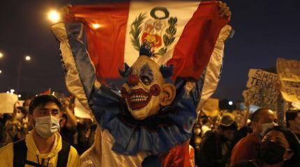 Три президента за восемь дней. Почему в Перу так часто меняют главу государ