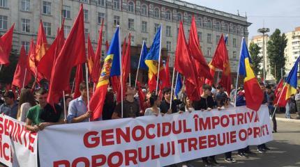 Красное и черное: два протеста в Молдавии