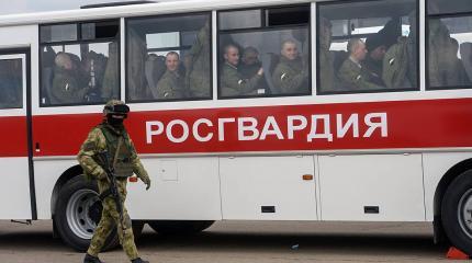 Кремль постепенно вводит чрезвычайное положение в стране Кремль постепенно вводит чрезвычайное положение в стране