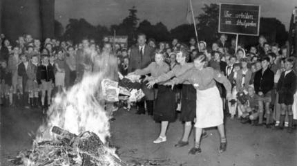 "Сожгите всё!" - Литва живёт по заветам Гитлера "Сожгите всё!" - Литва живёт по заветам Гитлера
