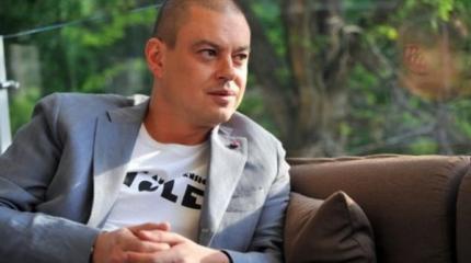 Майдан пожирает своих детей: Киев выслал в Россию автора мема «колорады» Майдан пожирает своих детей: Киев выслал в Россию автора мема «колорады»