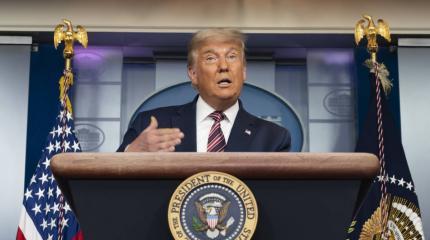 Трамп вышел на тропу войны с социальными сетями Facebook и Twitter Трамп вышел на тропу войны с социальными сетями Facebook и Twitter