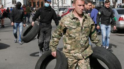 Украинские радикалы сожгли флаг России