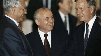 Горбачев: подписав Беловежское соглашение, Ельцин сразу доложил Бушу Горбачев: подписав Беловежское соглашение, Ельцин сразу доложил Бушу