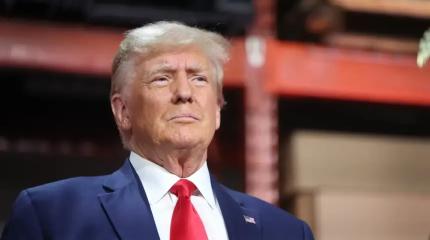 Трамп переходит на личности Трамп переходит на личности