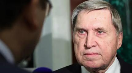 «Успокойтесь, больной!»: Зачем Ушаков гипнотизирует Трампа