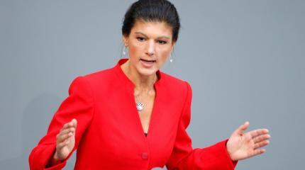 Сара Вагенкнехт : надо считаться с Россией, а не вводить против неё санкции Сара Вагенкнехт : надо считаться с Россией, а не вводить против неё санкции