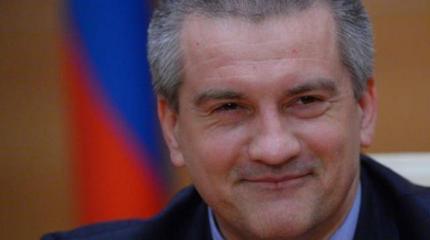 Аксенов предложил помочь уволить Яценюка