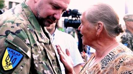 Стрелял по людям: в Киеве чуть не линчевали экс-комбата «Айдара» Мельничука Стрелял по людям: в Киеве чуть не линчевали экс-комбата «Айдара» Мельничука