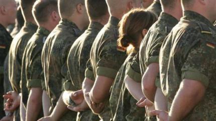 Нам с такими воевать по одну сторону баррикад Нам с такими воевать по одну сторону баррикад