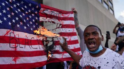 Протесты в США: Чем обернётся новая американская трагедия Протесты в США: Чем обернётся новая американская трагедия