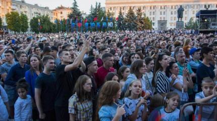 Власти ЛДНР заигрались в светскую жизнь Власти ЛДНР заигрались в светскую жизнь