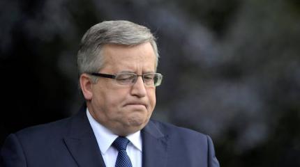 Коморовский протянул Украине руку, а получил пощечину Коморовский протянул Украине руку, а получил пощечину